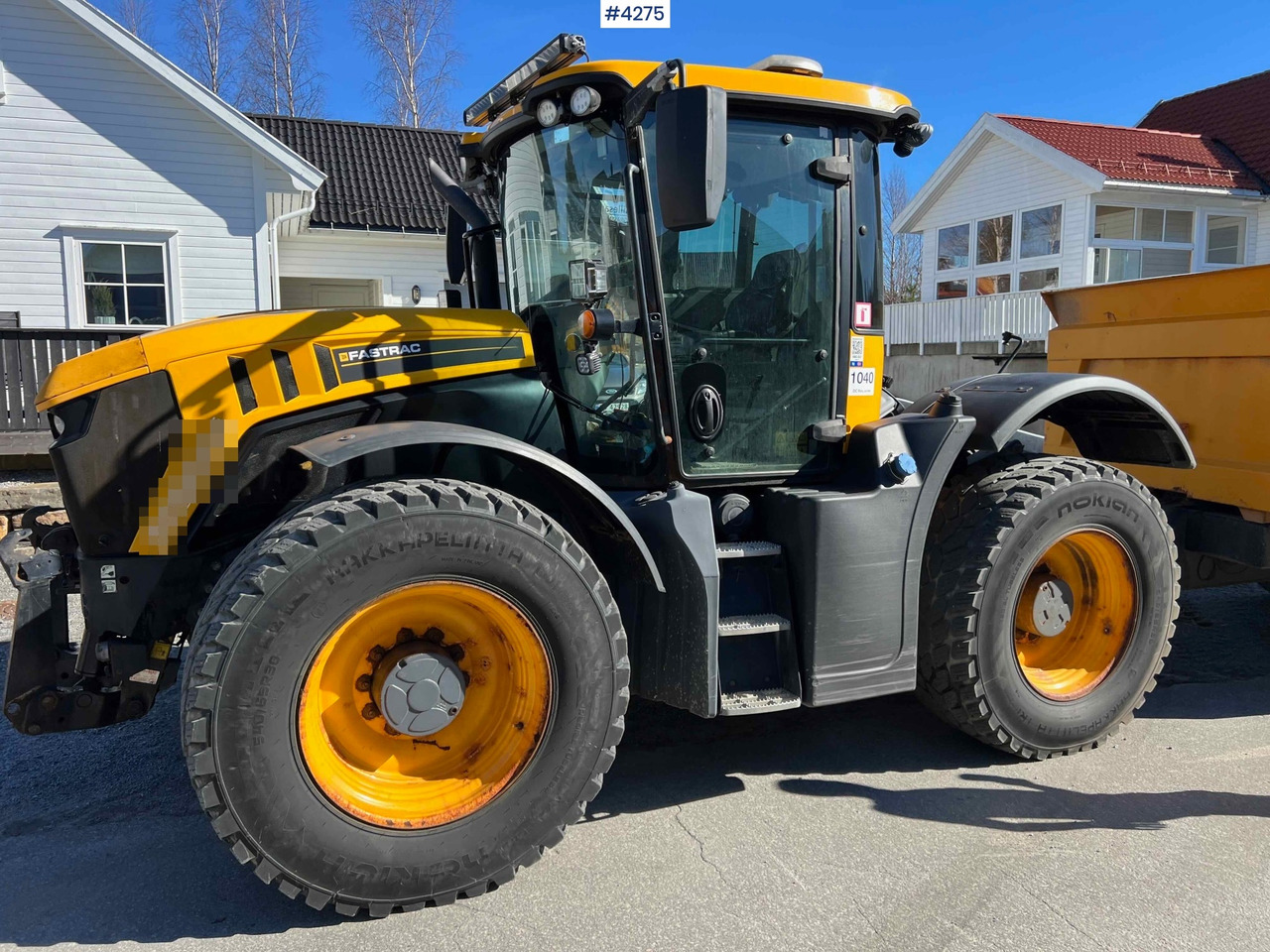 Traktor 2017 JCB Fastrac 4220 w/front hydraulics and 2 sets of wheels and rims: slika Traktor 2017 JCB Fastrac 4220 w/front hydraulics and 2 sets of wheels and rims