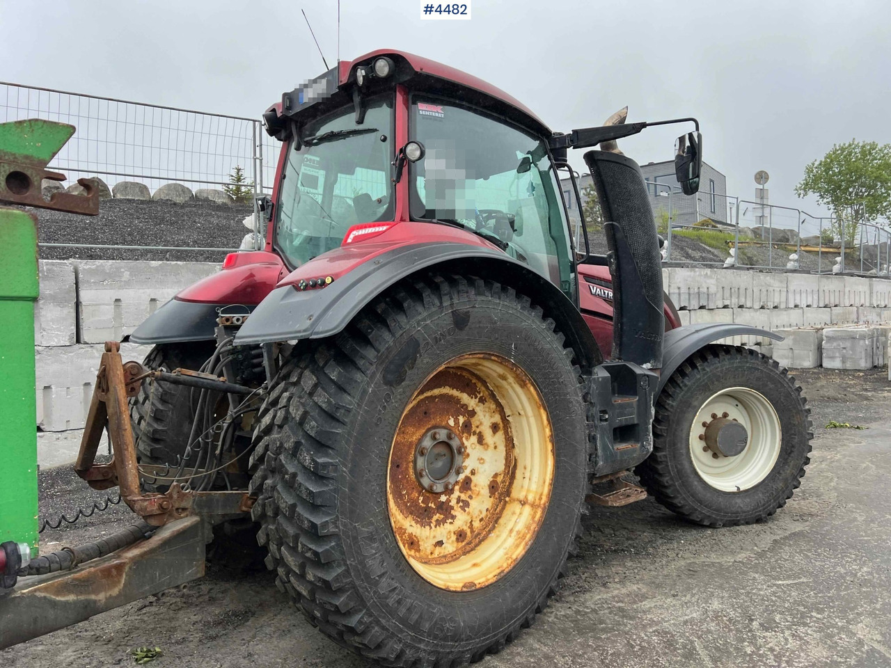 Zakup  2017 Valtra T234 tractor Plow rigged Tractor 2017 Valtra T234 tractor Plow rigged Tractor: slika Zakup  2017 Valtra T234 tractor Plow rigged Tractor 2017 Valtra T234 tractor Plow rigged Tractor