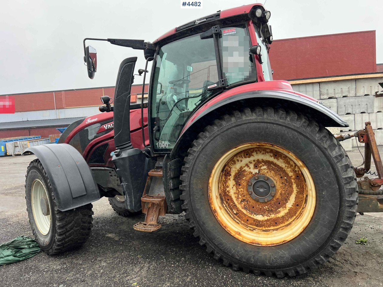 Zakup  2017 Valtra T234 tractor Plow rigged Tractor 2017 Valtra T234 tractor Plow rigged Tractor: slika Zakup  2017 Valtra T234 tractor Plow rigged Tractor 2017 Valtra T234 tractor Plow rigged Tractor