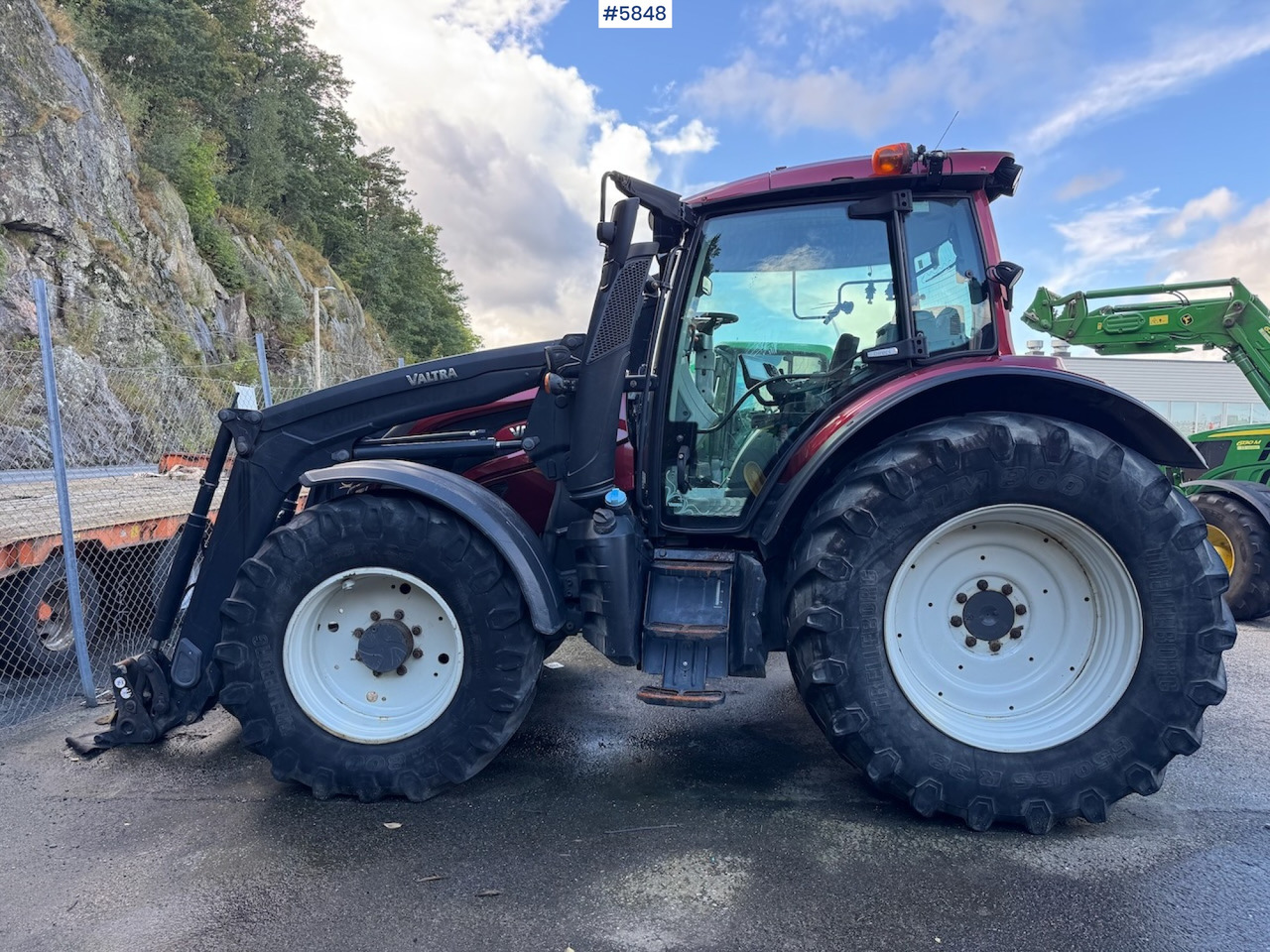 2018 Valtra N174 w/ front loader and plow plate. - Traktor: slika 2018 Valtra N174 w/ front loader and plow plate. - Traktor 2018 Valtra N174 w/ front loader and plow plate. - Traktor: slika 2018 Valtra N174 w/ front loader and plow plate. - Traktor