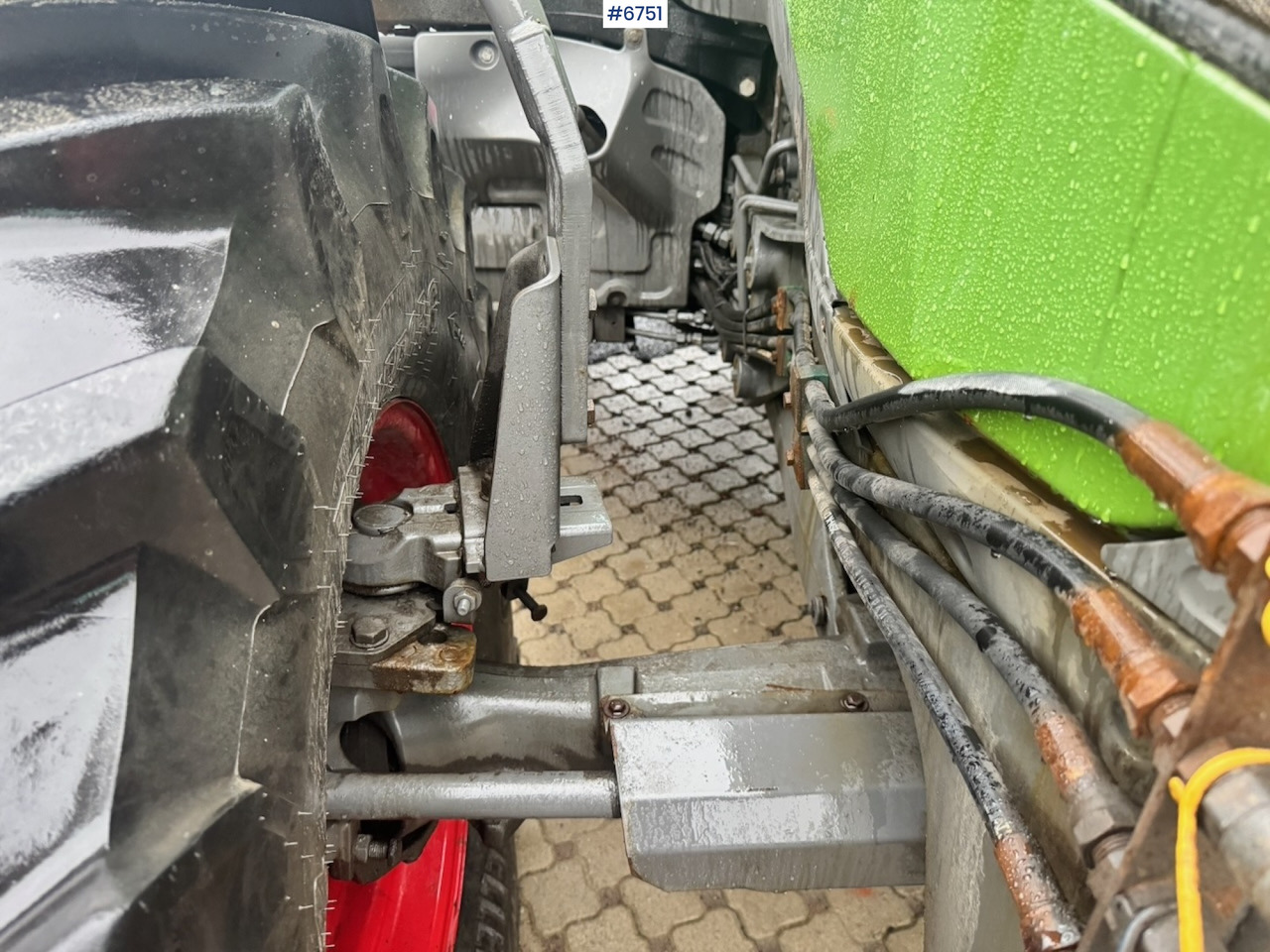 Traktor 2019 Fendt 313 Vario w/ Front hydraulics and 2 sets of tires.: slika Traktor 2019 Fendt 313 Vario w/ Front hydraulics and 2 sets of tires. Traktor 2019 Fendt 313 Vario w/ Front hydraulics and 2 sets of tires.: slika Traktor 2019 Fendt 313 Vario w/ Front hydraulics and 2 sets of tires.