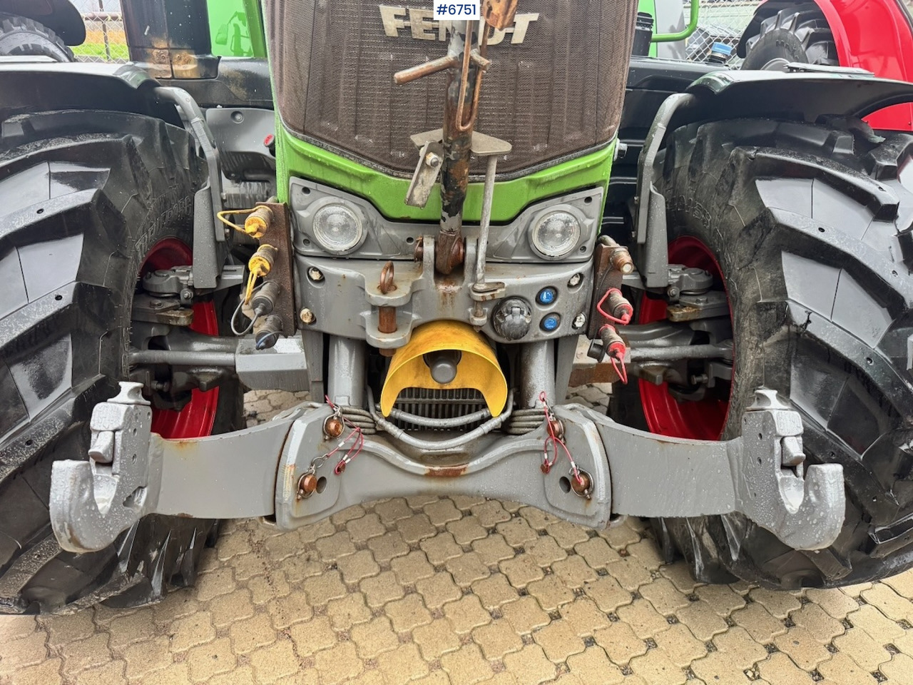 Traktor 2019 Fendt 313 Vario w/ Front hydraulics and 2 sets of tires.: slika Traktor 2019 Fendt 313 Vario w/ Front hydraulics and 2 sets of tires. Traktor 2019 Fendt 313 Vario w/ Front hydraulics and 2 sets of tires.: slika Traktor 2019 Fendt 313 Vario w/ Front hydraulics and 2 sets of tires.