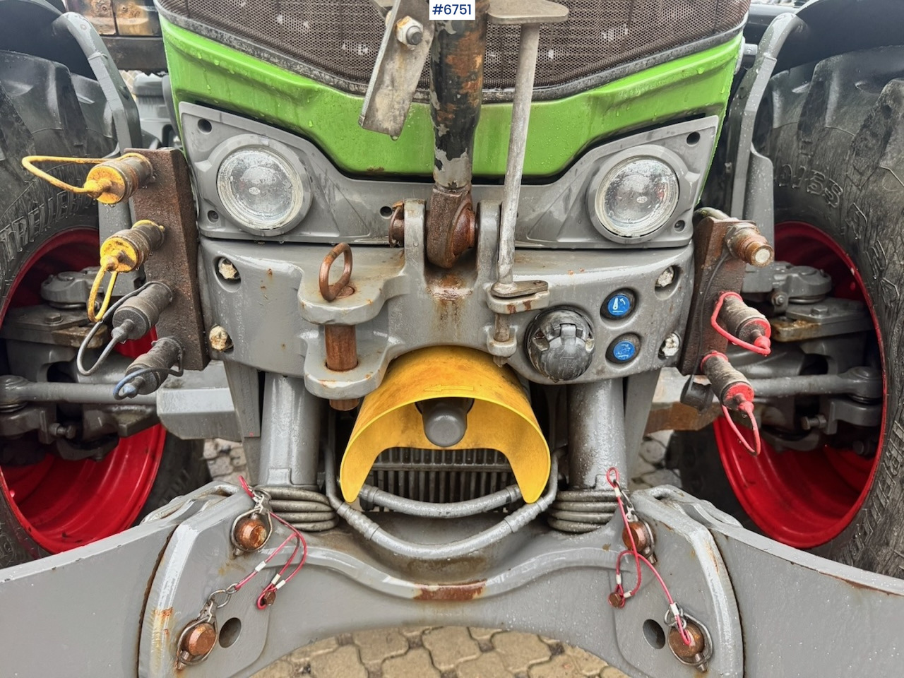 Traktor 2019 Fendt 313 Vario w/ Front hydraulics and 2 sets of tires.: slika Traktor 2019 Fendt 313 Vario w/ Front hydraulics and 2 sets of tires. Traktor 2019 Fendt 313 Vario w/ Front hydraulics and 2 sets of tires.: slika Traktor 2019 Fendt 313 Vario w/ Front hydraulics and 2 sets of tires.