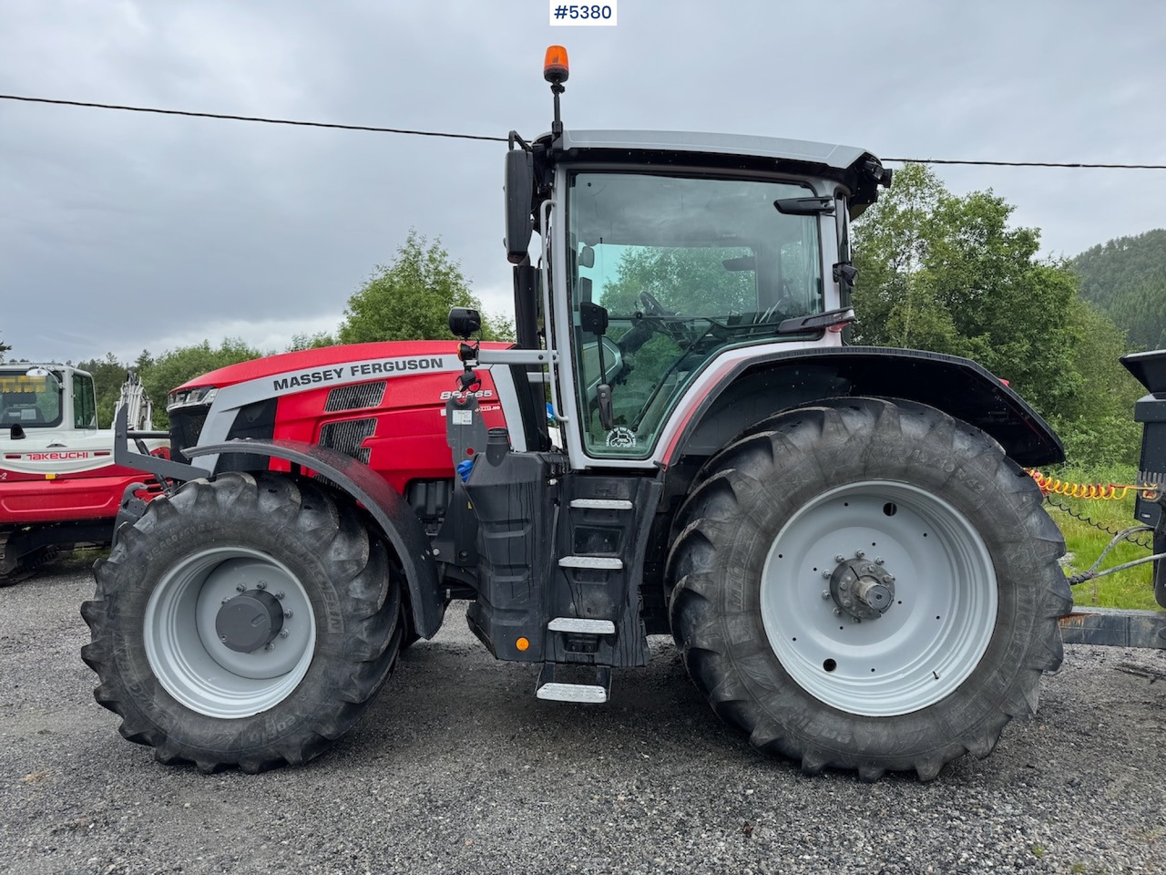 2021 Massey Ferguson 8S.265 w/ front hydraulics and front PTO. - Traktor: slika 2021 Massey Ferguson 8S.265 w/ front hydraulics and front PTO. - Traktor 2021 Massey Ferguson 8S.265 w/ front hydraulics and front PTO. - Traktor: slika 2021 Massey Ferguson 8S.265 w/ front hydraulics and front PTO. - Traktor