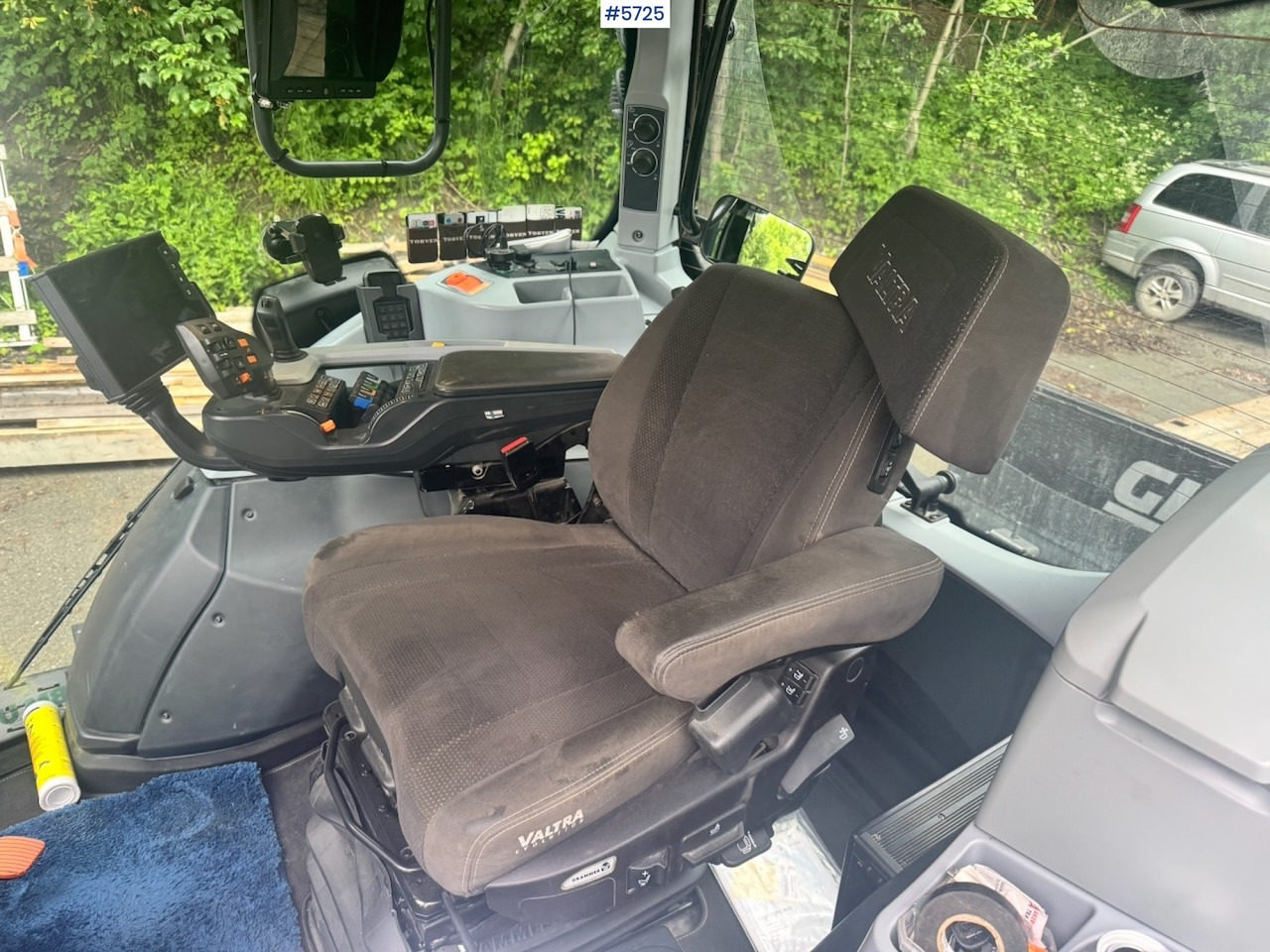 2022 Valtra N175 4x4 w/ Front loader, Hydraulics, Bucket and Pallet forks. Overhauled. - Traktor: slika  2022 Valtra N175 4x4 w/ Front loader, Hydraulics, Bucket and Pallet forks. Overhauled. - Traktor 2022 Valtra N175 4x4 w/ Front loader, Hydraulics, Bucket and Pallet forks. Overhauled. - Traktor: slika  2022 Valtra N175 4x4 w/ Front loader, Hydraulics, Bucket and Pallet forks. Overhauled. - Traktor