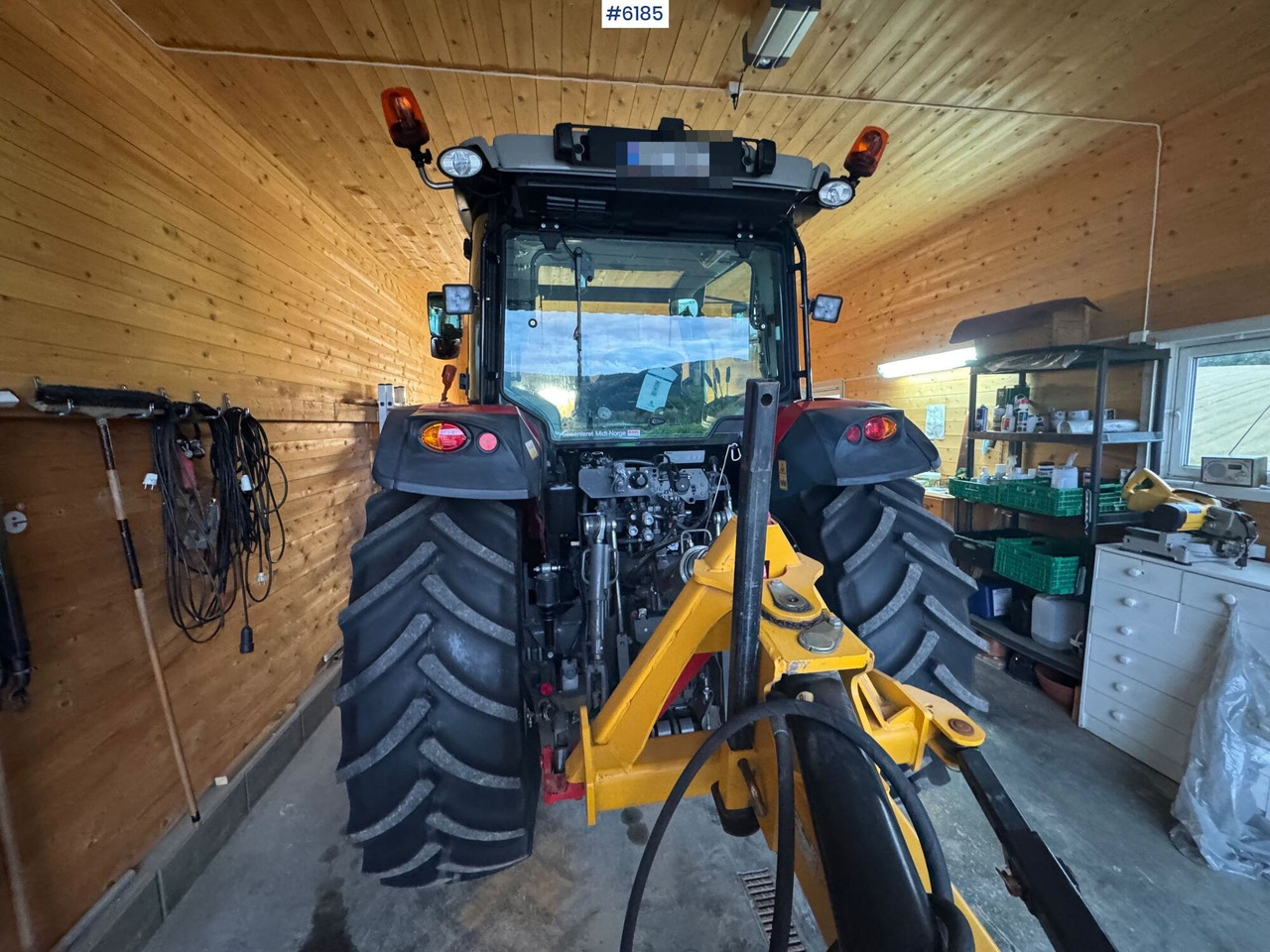 Traktor 2023 Massey Ferguson 5711M Dyna w/ loader with 3rd function. Only 115 hours!: slika Traktor 2023 Massey Ferguson 5711M Dyna w/ loader with 3rd function. Only 115 hours! Traktor 2023 Massey Ferguson 5711M Dyna w/ loader with 3rd function. Only 115 hours!: slika Traktor 2023 Massey Ferguson 5711M Dyna w/ loader with 3rd function. Only 115 hours!