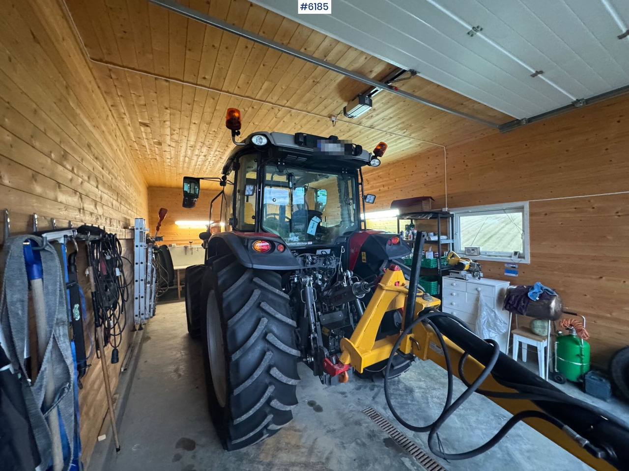 Traktor 2023 Massey Ferguson 5711M Dyna w/ loader with 3rd function. Only 115 hours!: slika Traktor 2023 Massey Ferguson 5711M Dyna w/ loader with 3rd function. Only 115 hours! Traktor 2023 Massey Ferguson 5711M Dyna w/ loader with 3rd function. Only 115 hours!: slika Traktor 2023 Massey Ferguson 5711M Dyna w/ loader with 3rd function. Only 115 hours!