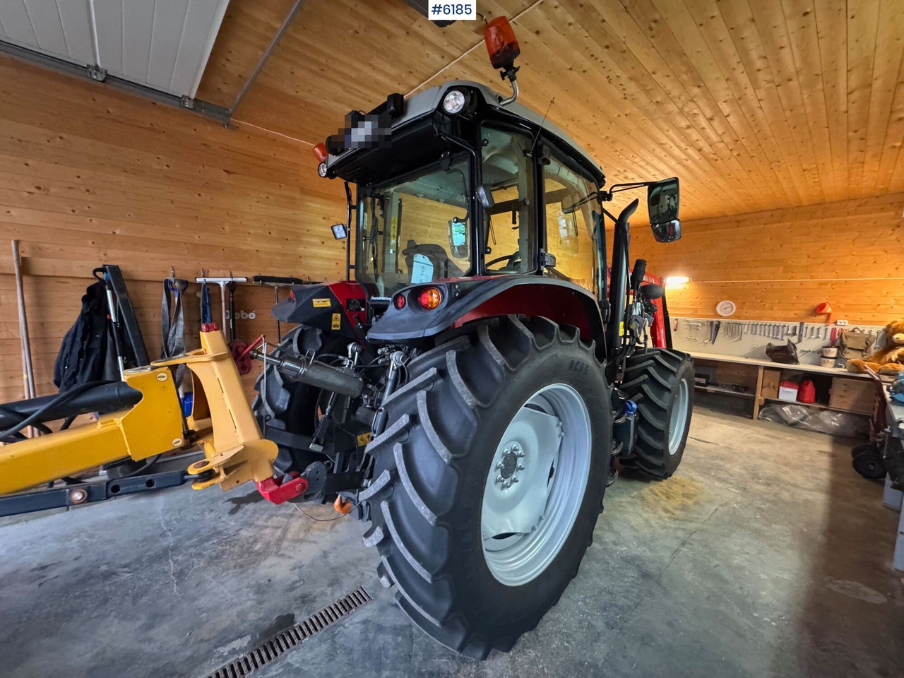 Traktor 2023 Massey Ferguson 5711M Dyna w/ loader with 3rd function. Only 115 hours!: slika Traktor 2023 Massey Ferguson 5711M Dyna w/ loader with 3rd function. Only 115 hours! Traktor 2023 Massey Ferguson 5711M Dyna w/ loader with 3rd function. Only 115 hours!: slika Traktor 2023 Massey Ferguson 5711M Dyna w/ loader with 3rd function. Only 115 hours!