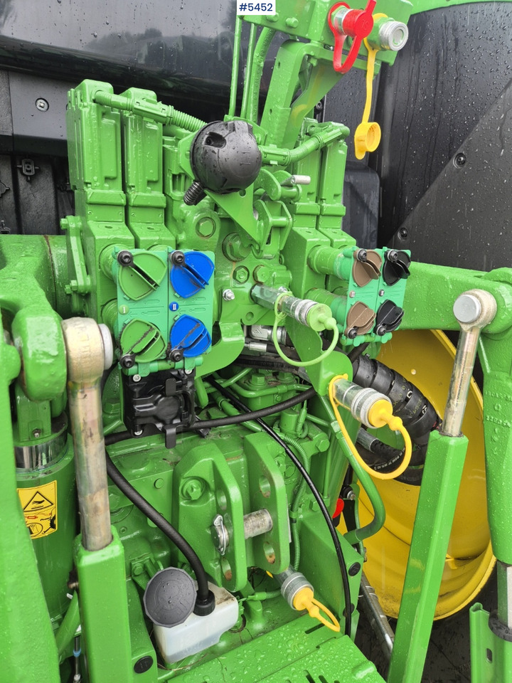 2024 John Deere 6155M w/ front hydraulics & PTO - Traktor: slika 2024 John Deere 6155M w/ front hydraulics & PTO - Traktor 2024 John Deere 6155M w/ front hydraulics & PTO - Traktor: slika 2024 John Deere 6155M w/ front hydraulics & PTO - Traktor