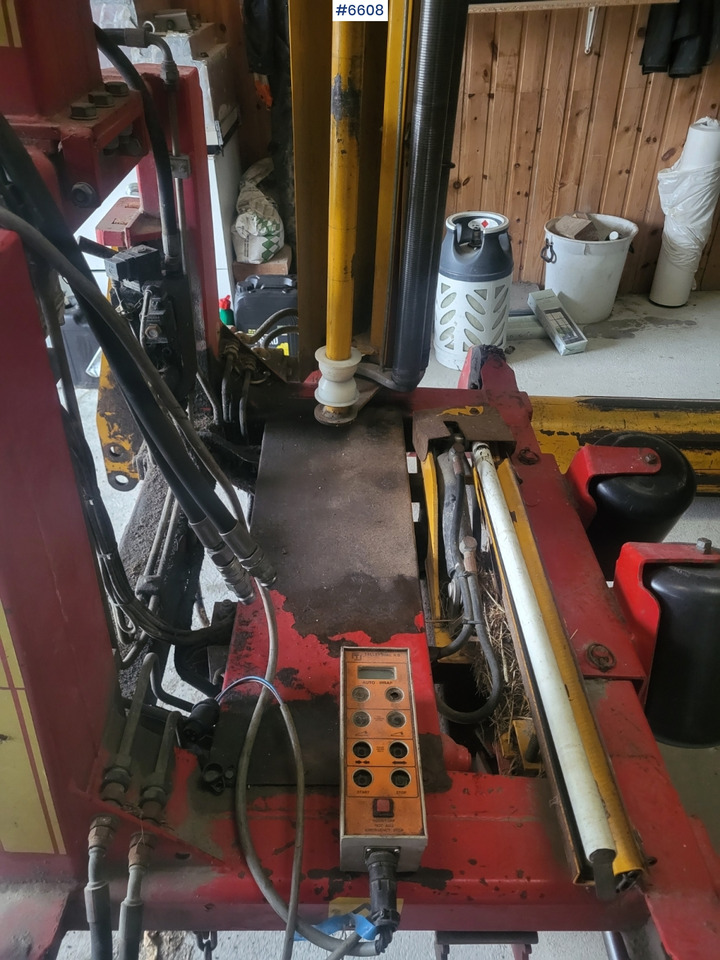 A-KON Round bale wrapper - Oprema za prevrtanje sijena: slika A-KON Round bale wrapper - Oprema za prevrtanje sijena A-KON Round bale wrapper - Oprema za prevrtanje sijena: slika A-KON Round bale wrapper - Oprema za prevrtanje sijena