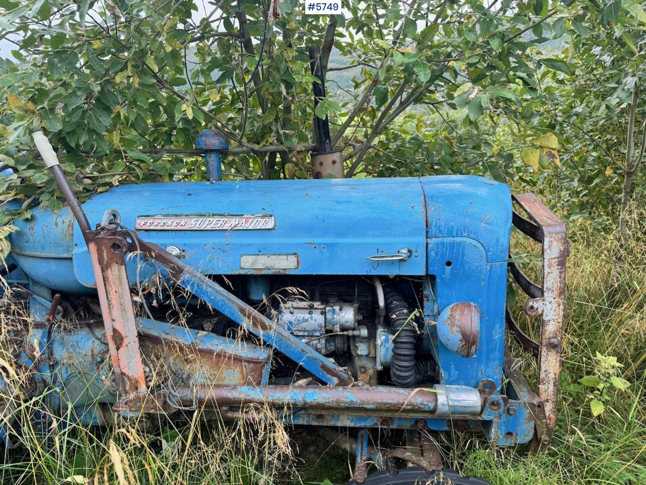 Ca. 1961 Fordson Super Major 4×2 Tractor w/ Bucket - Traktor: slika Ca. 1961 Fordson Super Major 4×2 Tractor w/ Bucket - Traktor Ca. 1961 Fordson Super Major 4×2 Tractor w/ Bucket - Traktor: slika Ca. 1961 Fordson Super Major 4×2 Tractor w/ Bucket - Traktor