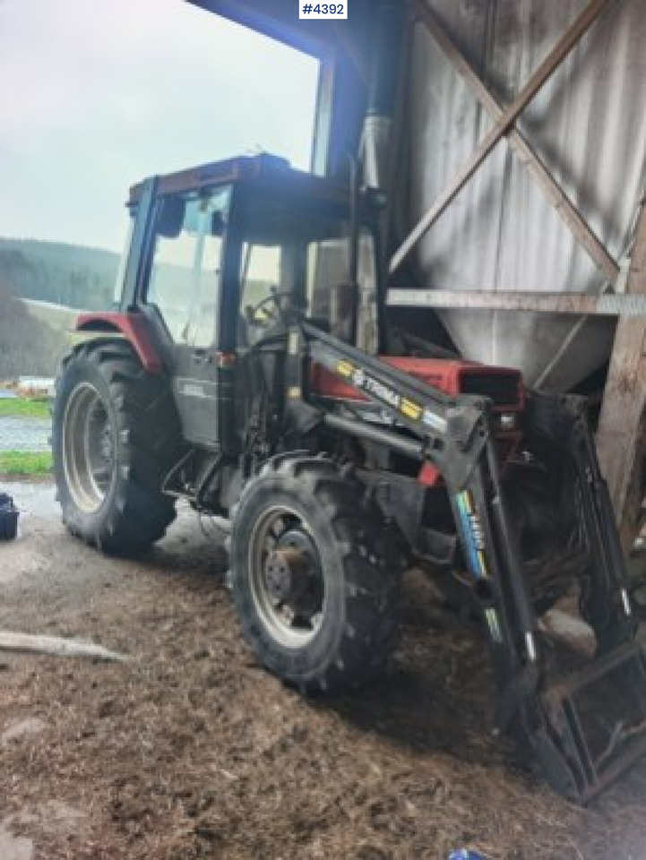 Case International 885XL 4x4 with trima loader - Traktor: slika Case International 885XL 4x4 with trima loader - Traktor Case International 885XL 4x4 with trima loader - Traktor: slika Case International 885XL 4x4 with trima loader - Traktor