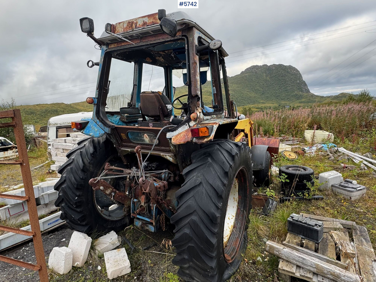 Circa 1987 Ford 7700 with Malm Orstad loader! - Traktor: slika Circa 1987 Ford 7700 with Malm Orstad loader! - Traktor Circa 1987 Ford 7700 with Malm Orstad loader! - Traktor: slika Circa 1987 Ford 7700 with Malm Orstad loader! - Traktor
