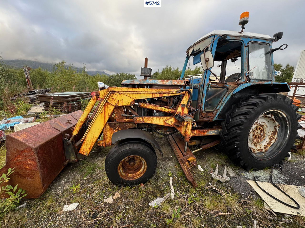 Circa 1987 Ford 7700 with Malm Orstad loader! - Traktor: slika Circa 1987 Ford 7700 with Malm Orstad loader! - Traktor Circa 1987 Ford 7700 with Malm Orstad loader! - Traktor: slika Circa 1987 Ford 7700 with Malm Orstad loader! - Traktor