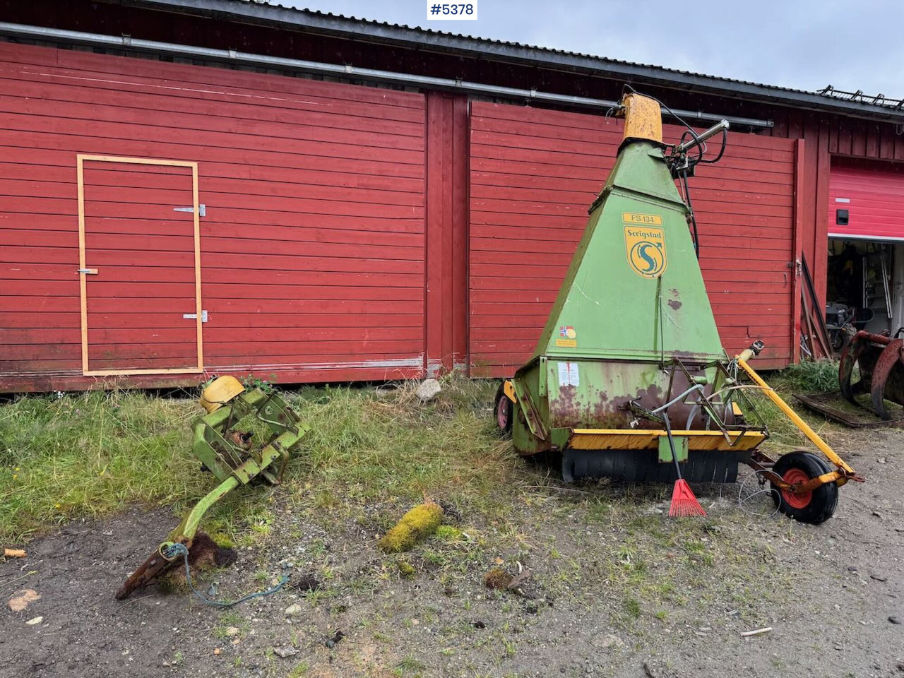 English: Serigstad FS 134 Forage Harvester with Frame - Oprema za prevrtanje sijena: slika English: Serigstad FS 134 Forage Harvester with Frame - Oprema za prevrtanje sijena English: Serigstad FS 134 Forage Harvester with Frame - Oprema za prevrtanje sijena: slika English: Serigstad FS 134 Forage Harvester with Frame - Oprema za prevrtanje sijena