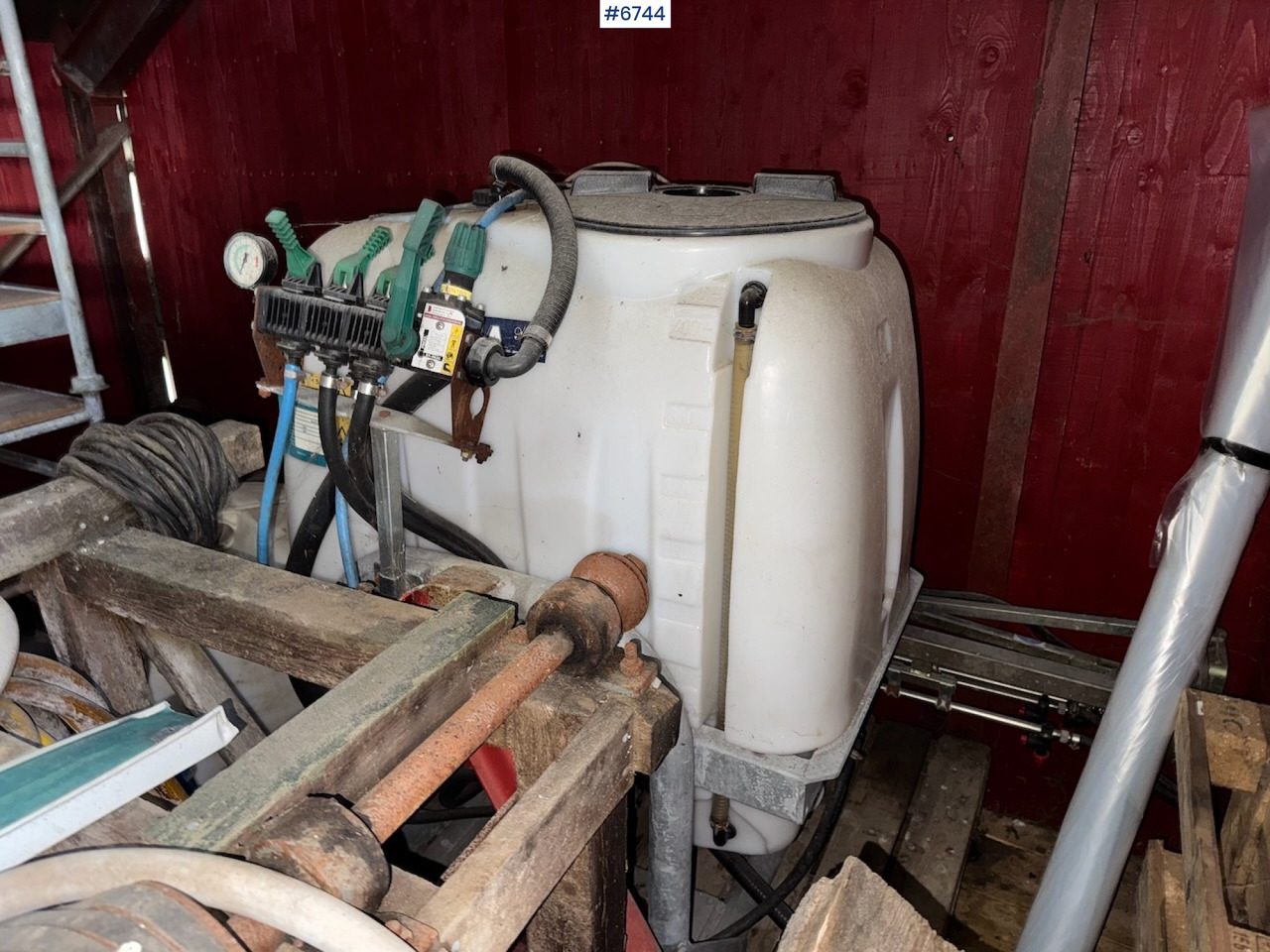 Field sprayer 8 meters - Prskalica: slika Field sprayer 8 meters - Prskalica Field sprayer 8 meters - Prskalica: slika Field sprayer 8 meters - Prskalica