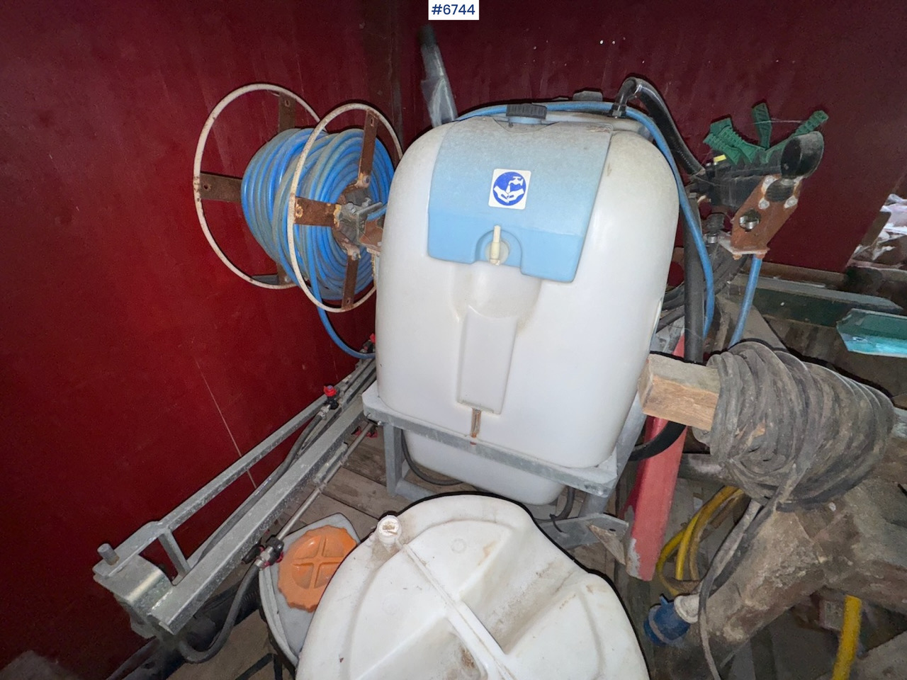 Field sprayer 8 meters - Prskalica: slika Field sprayer 8 meters - Prskalica Field sprayer 8 meters - Prskalica: slika Field sprayer 8 meters - Prskalica