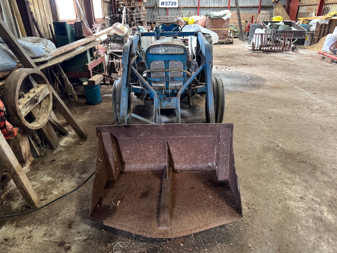 Ford Super Dexta w/front loader - Traktor: slika Ford Super Dexta w/front loader - Traktor Ford Super Dexta w/front loader - Traktor: slika Ford Super Dexta w/front loader - Traktor