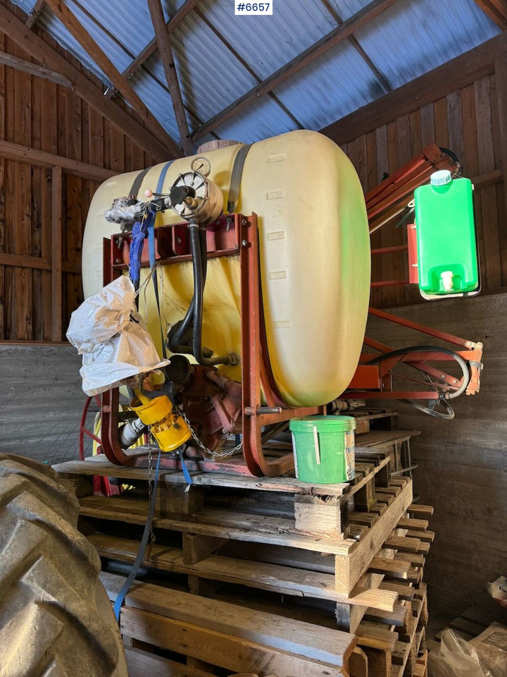 Hardi field sprayer, 8 meters - Prskalica: slika Hardi field sprayer, 8 meters - Prskalica Hardi field sprayer, 8 meters - Prskalica: slika Hardi field sprayer, 8 meters - Prskalica