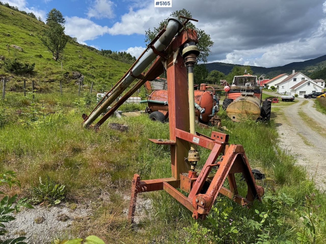 Jærbu T-1 - Oprema za gnojenje: slika Jærbu T-1 - Oprema za gnojenje Jærbu T-1 - Oprema za gnojenje: slika Jærbu T-1 - Oprema za gnojenje