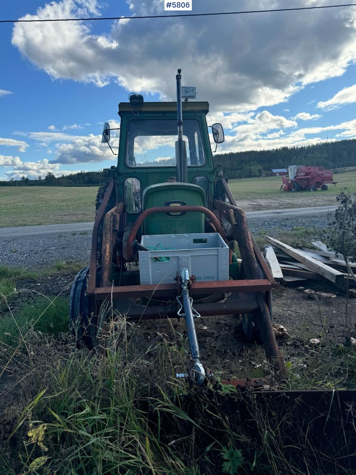 John Deere 2130 - Traktor: slika John Deere 2130 - Traktor John Deere 2130 - Traktor: slika John Deere 2130 - Traktor