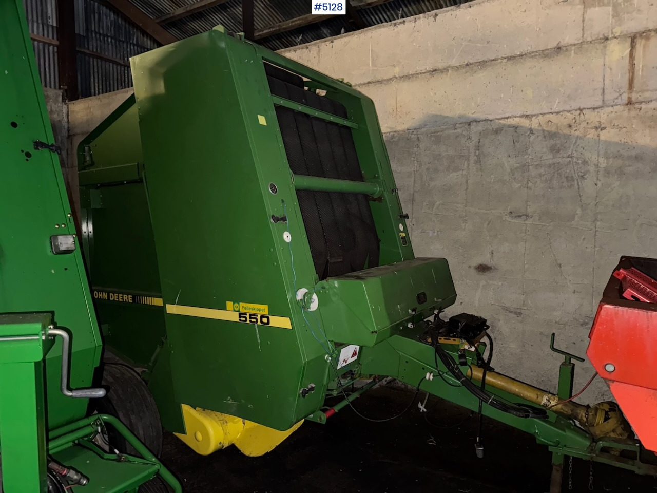 John Deere 550 Round Baler - Oprema za prevrtanje sijena: slika John Deere 550 Round Baler - Oprema za prevrtanje sijena John Deere 550 Round Baler - Oprema za prevrtanje sijena: slika John Deere 550 Round Baler - Oprema za prevrtanje sijena