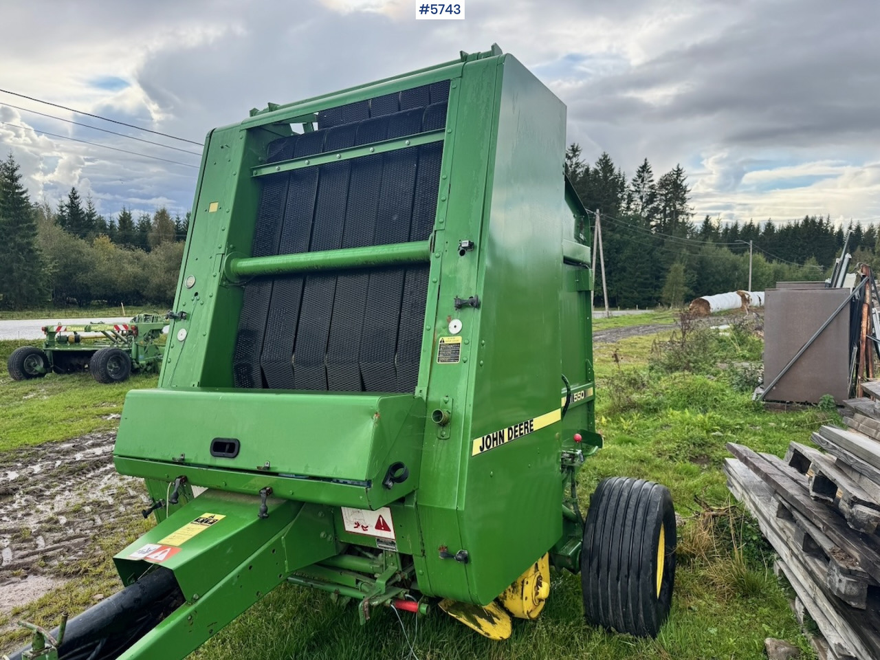 John Deere 550 Round Baler. - Oprema za prevrtanje sijena: slika John Deere 550 Round Baler. - Oprema za prevrtanje sijena John Deere 550 Round Baler. - Oprema za prevrtanje sijena: slika John Deere 550 Round Baler. - Oprema za prevrtanje sijena