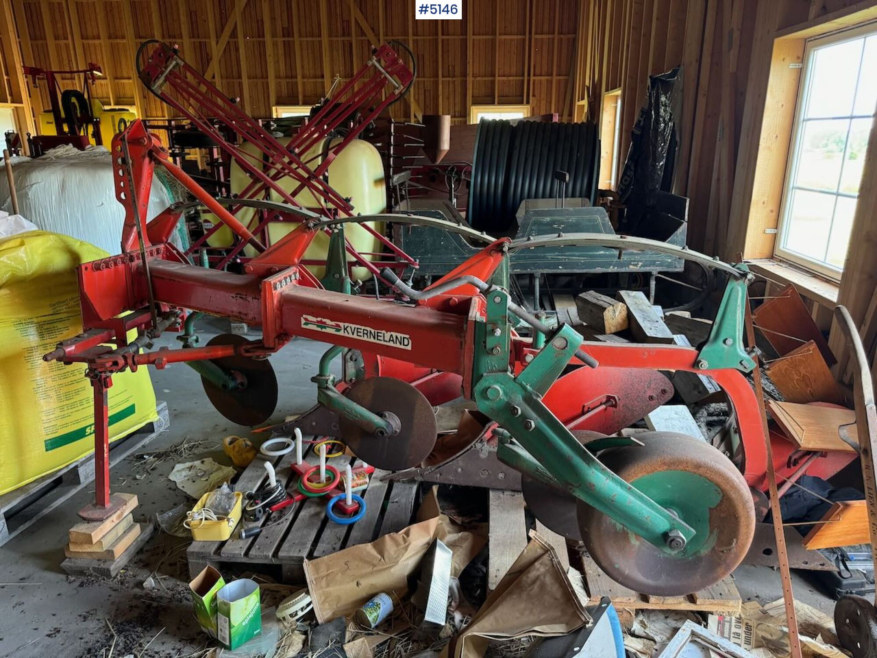 Kverneland Model A 3-furrow plough - Oprema za obradu tla: slika Kverneland Model A 3-furrow plough - Oprema za obradu tla Kverneland Model A 3-furrow plough - Oprema za obradu tla: slika Kverneland Model A 3-furrow plough - Oprema za obradu tla