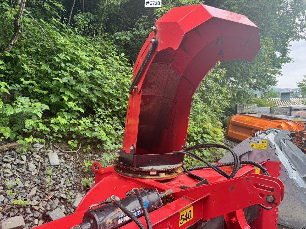 2022 Globus GTF 250-19 Snowblower - Namjenska/ Posebna vozila: slika 2022 Globus GTF 250-19 Snowblower - Namjenska/ Posebna vozila 2022 Globus GTF 250-19 Snowblower - Namjenska/ Posebna vozila: slika 2022 Globus GTF 250-19 Snowblower - Namjenska/ Posebna vozila