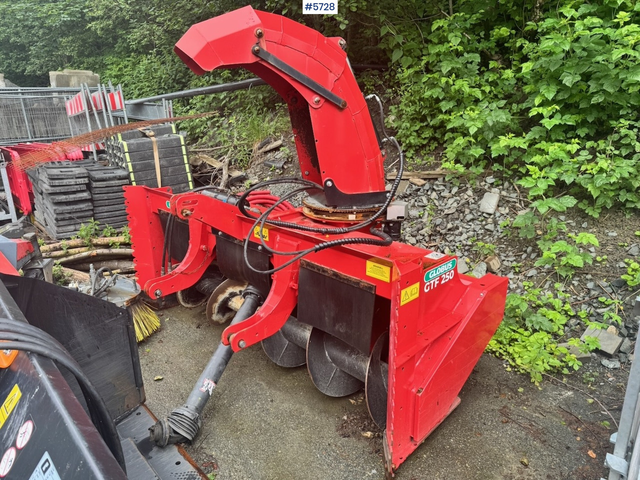 2022 Globus GTF 250-19 Snowblower - Namjenska/ Posebna vozila: slika 2022 Globus GTF 250-19 Snowblower - Namjenska/ Posebna vozila 2022 Globus GTF 250-19 Snowblower - Namjenska/ Posebna vozila: slika 2022 Globus GTF 250-19 Snowblower - Namjenska/ Posebna vozila