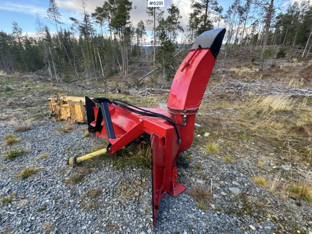 Dalen 978A Two-Stage Snow Blower - Namjenska/ Posebna vozila: slika  Dalen 978A Two-Stage Snow Blower - Namjenska/ Posebna vozila Dalen 978A Two-Stage Snow Blower - Namjenska/ Posebna vozila: slika  Dalen 978A Two-Stage Snow Blower - Namjenska/ Posebna vozila