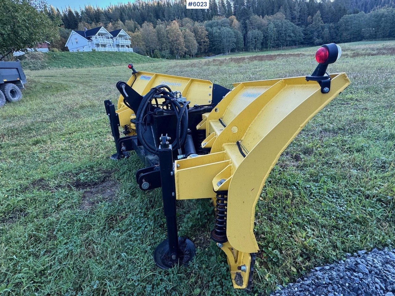 Lilleseth V-plow 270 w/ 3rd and 4th function! - Namjenska/ Posebna vozila: slika Lilleseth V-plow 270 w/ 3rd and 4th function! - Namjenska/ Posebna vozila Lilleseth V-plow 270 w/ 3rd and 4th function! - Namjenska/ Posebna vozila: slika Lilleseth V-plow 270 w/ 3rd and 4th function! - Namjenska/ Posebna vozila