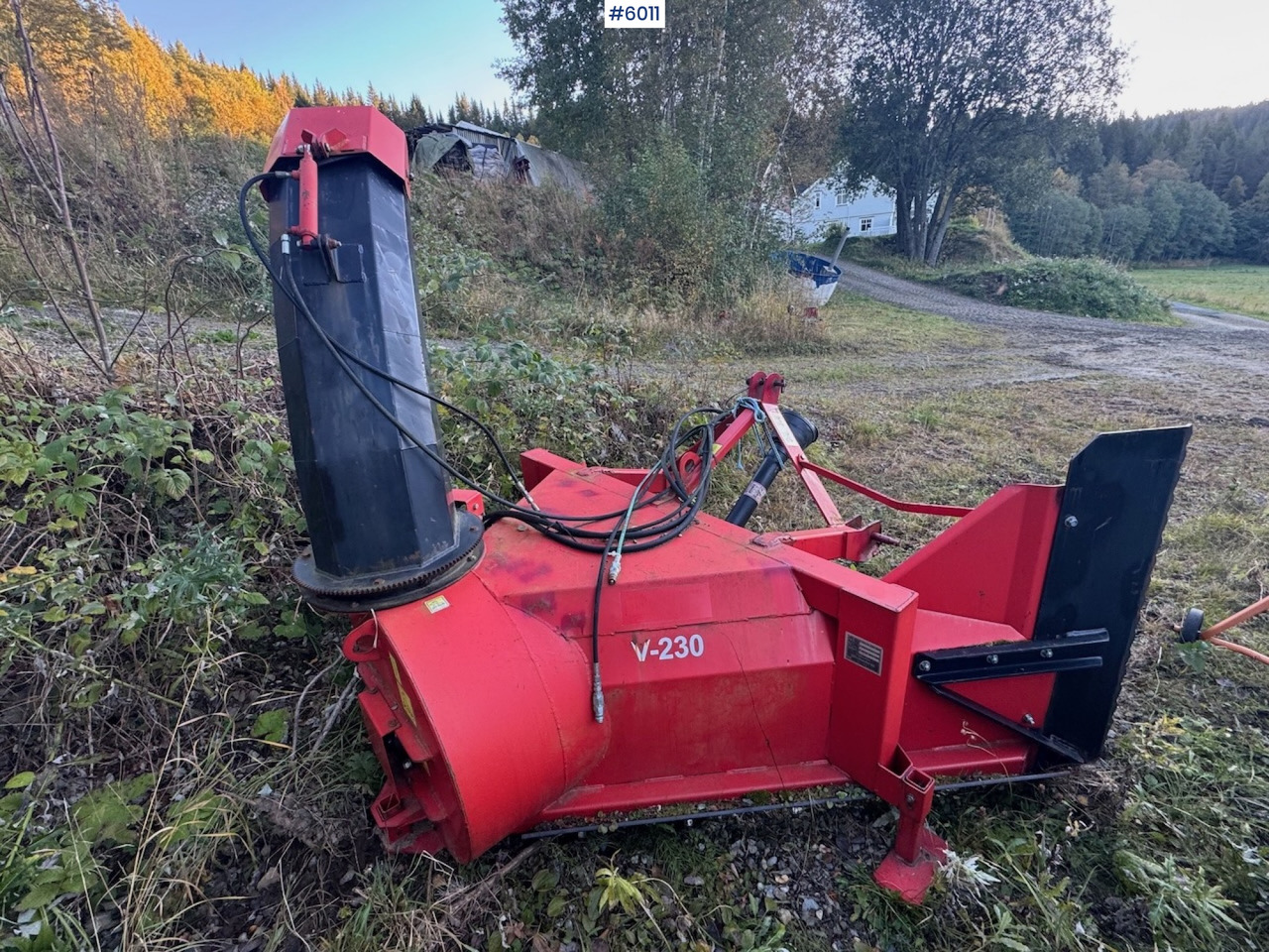 SISU Handel V-230 Snow blower - Namjenska/ Posebna vozila: slika SISU Handel V-230 Snow blower - Namjenska/ Posebna vozila SISU Handel V-230 Snow blower - Namjenska/ Posebna vozila: slika SISU Handel V-230 Snow blower - Namjenska/ Posebna vozila