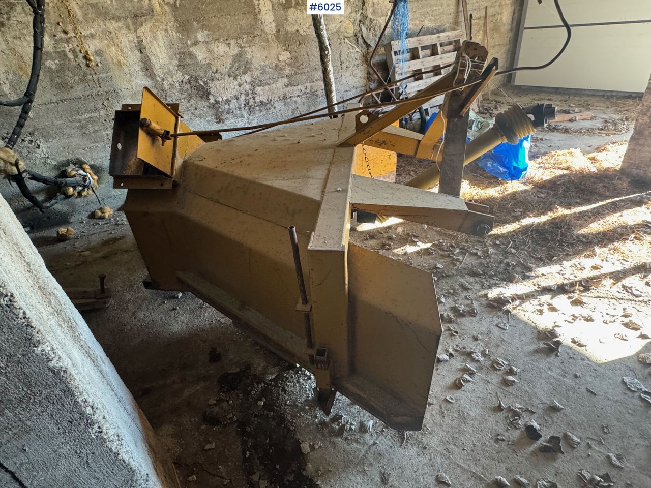 Terra V-Snow blower - Namjenska/ Posebna vozila: slika Terra V-Snow blower - Namjenska/ Posebna vozila Terra V-Snow blower - Namjenska/ Posebna vozila: slika Terra V-Snow blower - Namjenska/ Posebna vozila