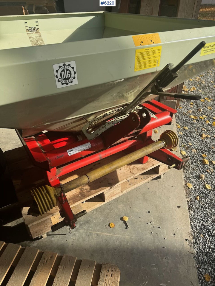 Rauch Komet ZS800 - Rasipač gnojiva: slika  Rauch Komet ZS800 - Rasipač gnojiva Rauch Komet ZS800 - Rasipač gnojiva: slika  Rauch Komet ZS800 - Rasipač gnojiva