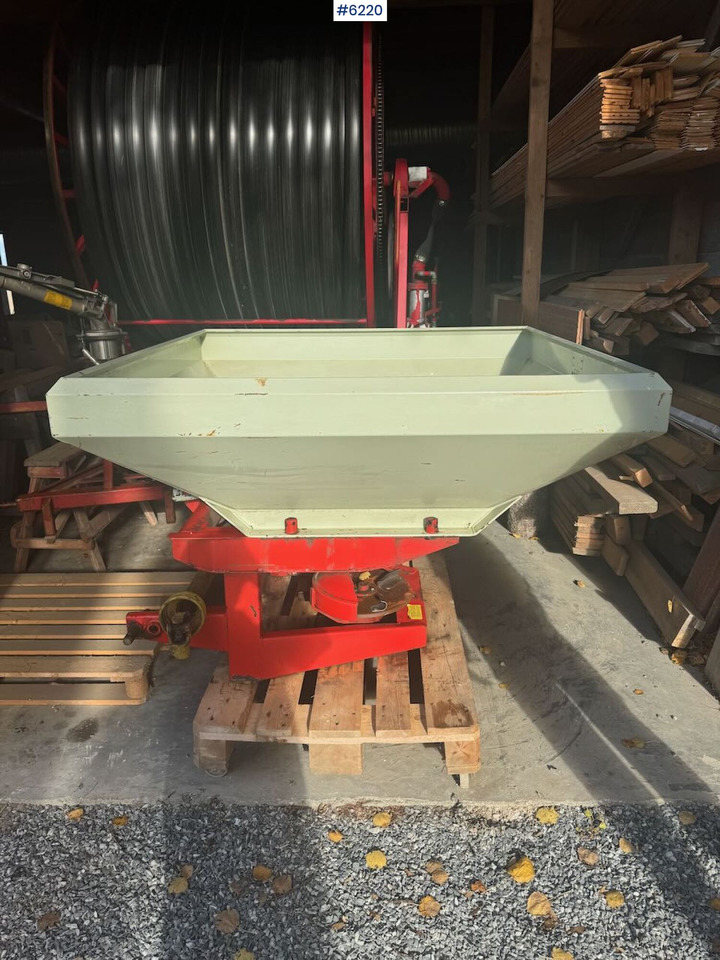 Rauch Komet ZS800 - Rasipač gnojiva: slika  Rauch Komet ZS800 - Rasipač gnojiva Rauch Komet ZS800 - Rasipač gnojiva: slika  Rauch Komet ZS800 - Rasipač gnojiva