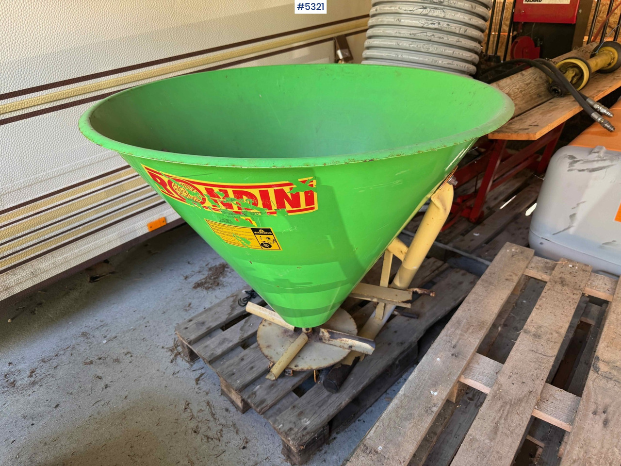 Rondini fertilizer spreader - Rasipač gnojiva: slika Rondini fertilizer spreader - Rasipač gnojiva Rondini fertilizer spreader - Rasipač gnojiva: slika Rondini fertilizer spreader - Rasipač gnojiva