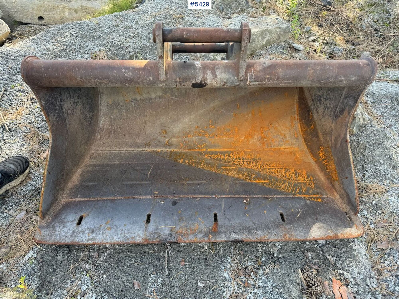 Sanding bucket w/ S50 attachment - Korpa za bager: slika Sanding bucket w/ S50 attachment - Korpa za bager Sanding bucket w/ S50 attachment - Korpa za bager: slika Sanding bucket w/ S50 attachment - Korpa za bager