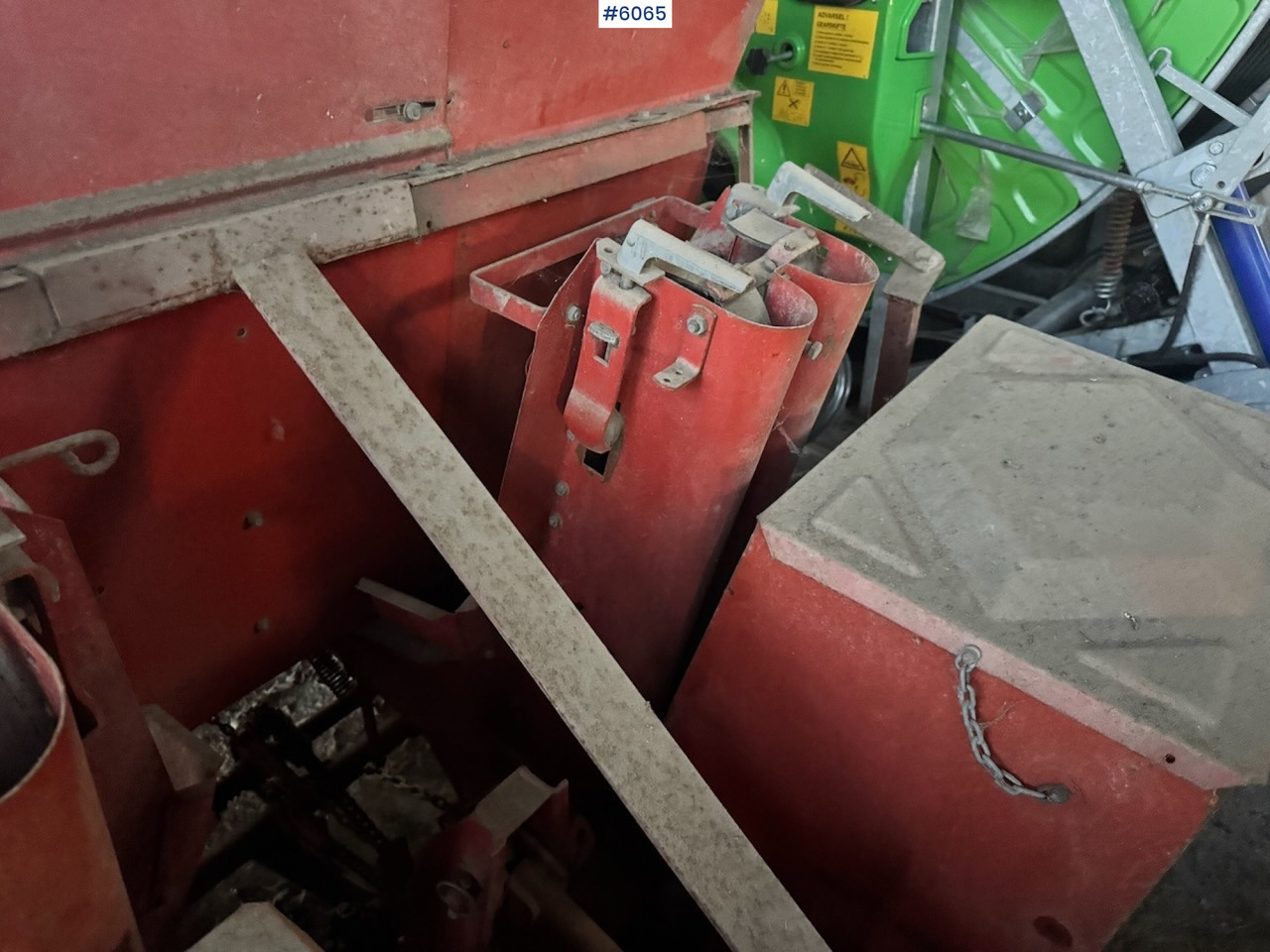 Underhaug 1400 potato planter - Sadilica za krumpir: slika  Underhaug 1400 potato planter - Sadilica za krumpir Underhaug 1400 potato planter - Sadilica za krumpir: slika  Underhaug 1400 potato planter - Sadilica za krumpir