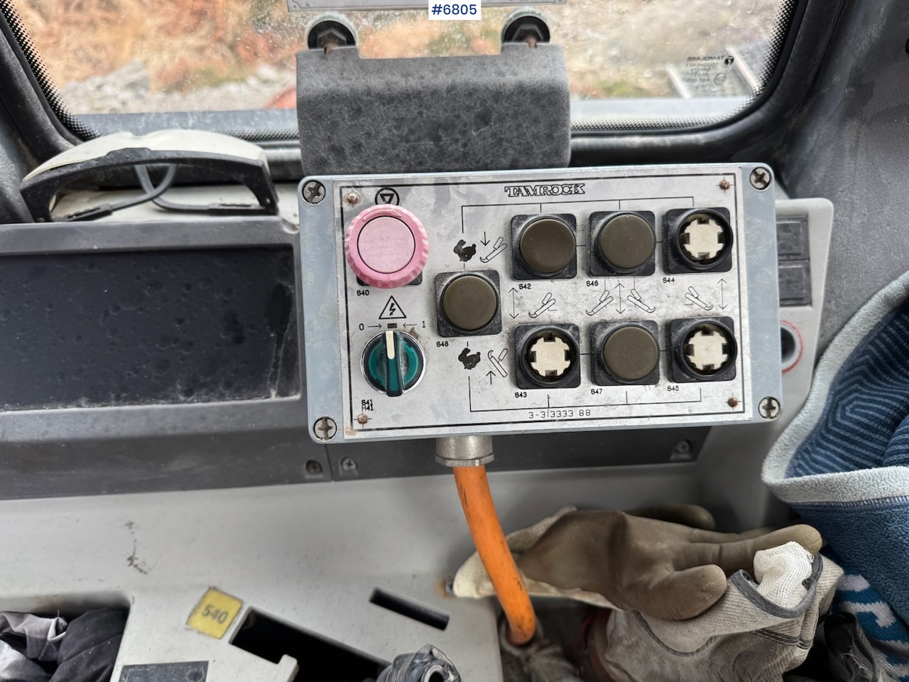 Traktor Valtra 8150 m/ Tamrock Trimmer 200 PB.: slika Traktor Valtra 8150 m/ Tamrock Trimmer 200 PB.