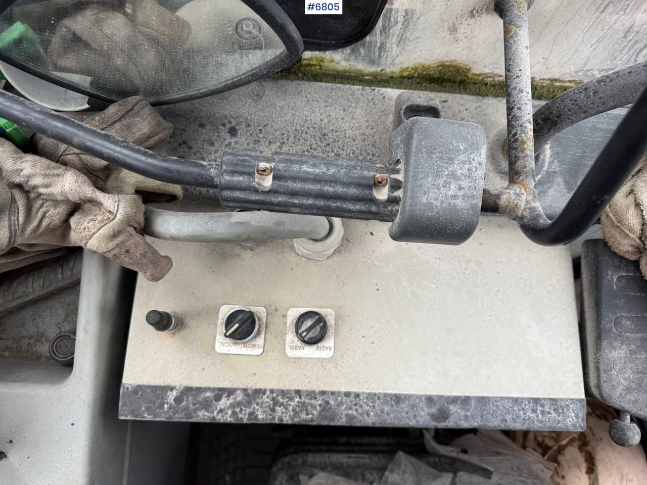 Traktor Valtra 8150 m/ Tamrock Trimmer 200 PB.: slika Traktor Valtra 8150 m/ Tamrock Trimmer 200 PB.