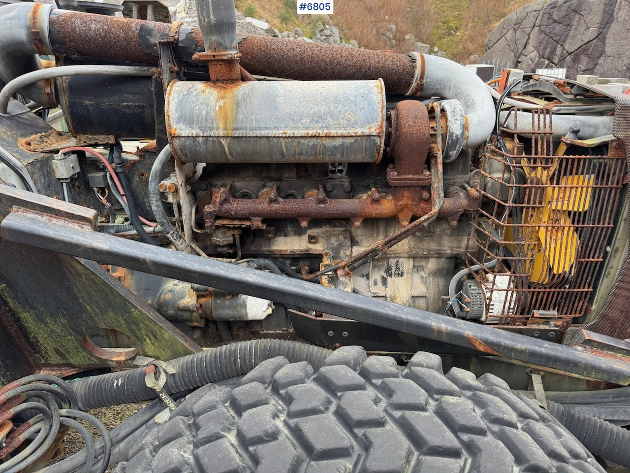 Traktor Valtra 8150 m/ Tamrock Trimmer 200 PB.: slika Traktor Valtra 8150 m/ Tamrock Trimmer 200 PB.