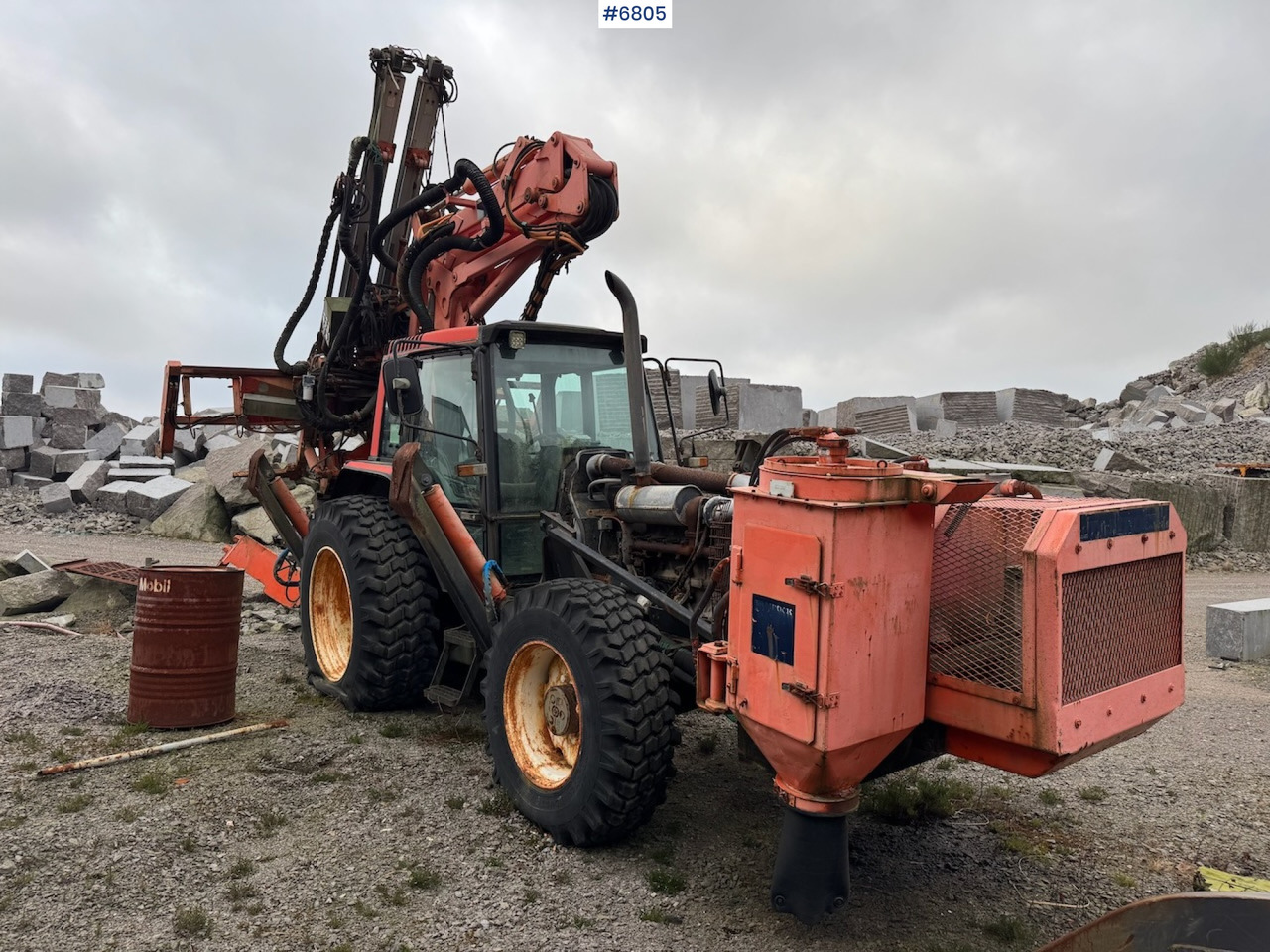 Valtra 8150 m/ Tamrock Trimmer 200 PB. - Traktor: slika Valtra 8150 m/ Tamrock Trimmer 200 PB. - Traktor Valtra 8150 m/ Tamrock Trimmer 200 PB. - Traktor: slika Valtra 8150 m/ Tamrock Trimmer 200 PB. - Traktor