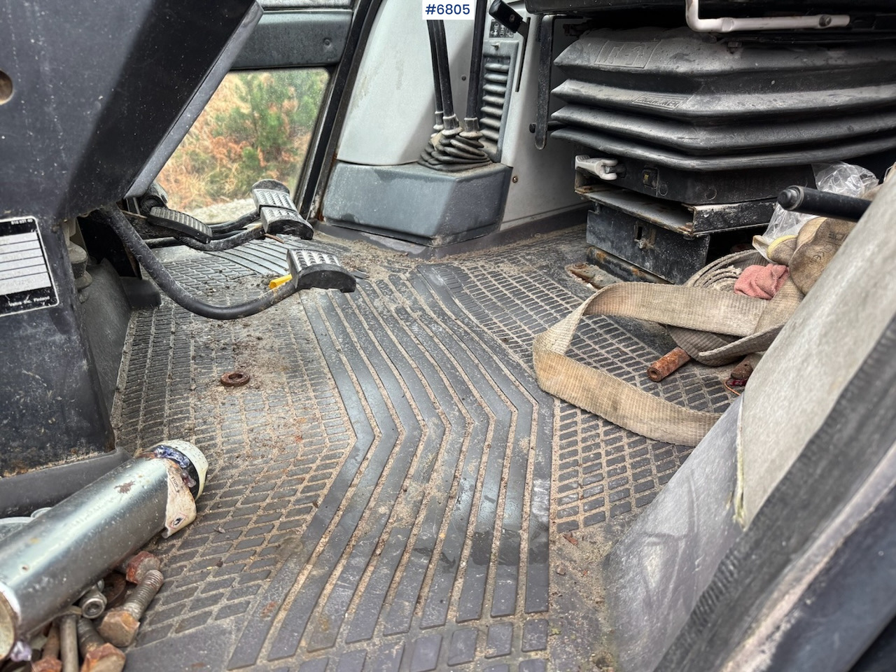 Traktor Valtra 8150 m/ Tamrock Trimmer 200 PB.: slika Traktor Valtra 8150 m/ Tamrock Trimmer 200 PB.