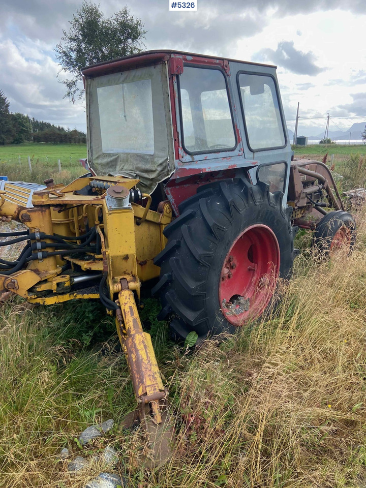 Volvo 430 mit heckmontiertem Baggeraufbau, Rep.-Objekt - Traktor: slika Volvo 430 mit heckmontiertem Baggeraufbau, Rep.-Objekt - Traktor Volvo 430 mit heckmontiertem Baggeraufbau, Rep.-Objekt - Traktor: slika Volvo 430 mit heckmontiertem Baggeraufbau, Rep.-Objekt - Traktor