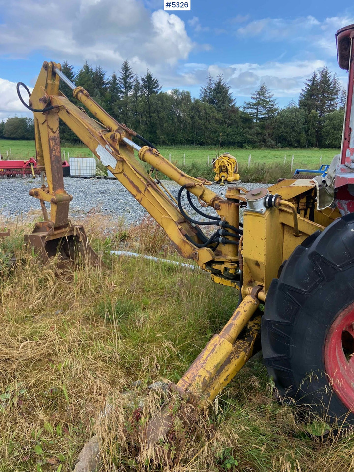 Volvo 430 mit heckmontiertem Baggeraufbau, Rep.-Objekt - Traktor: slika Volvo 430 mit heckmontiertem Baggeraufbau, Rep.-Objekt - Traktor Volvo 430 mit heckmontiertem Baggeraufbau, Rep.-Objekt - Traktor: slika Volvo 430 mit heckmontiertem Baggeraufbau, Rep.-Objekt - Traktor