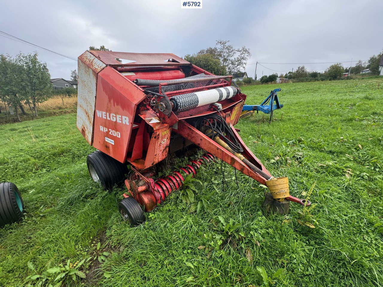 Welger RP 200 Mastercut round baler. Partially repaired object. - Oprema za prevrtanje sijena: slika Welger RP 200 Mastercut round baler. Partially repaired object. - Oprema za prevrtanje sijena Welger RP 200 Mastercut round baler. Partially repaired object. - Oprema za prevrtanje sijena: slika Welger RP 200 Mastercut round baler. Partially repaired object. - Oprema za prevrtanje sijena