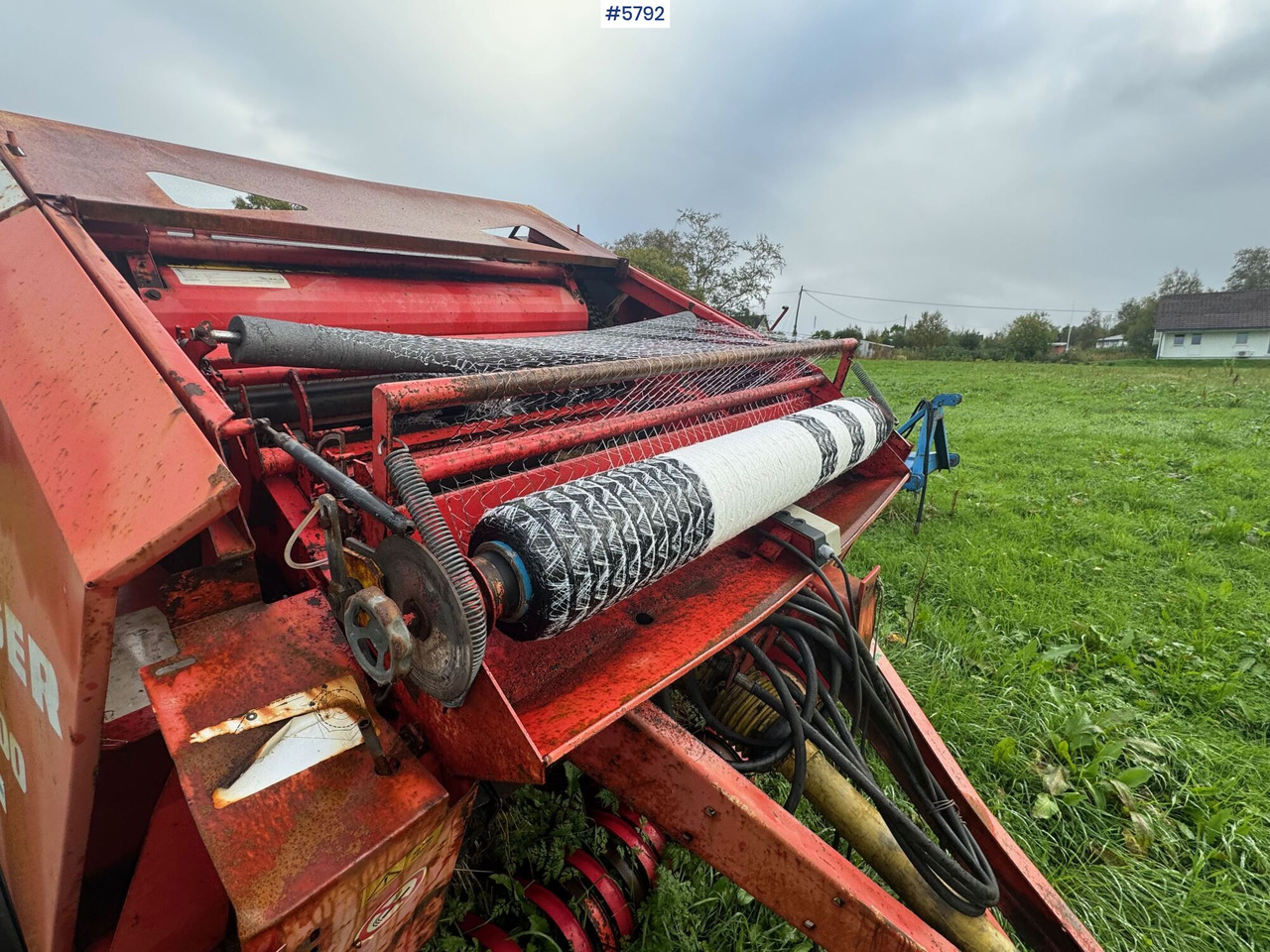 Welger RP 200 Mastercut round baler. Partially repaired object. - Oprema za prevrtanje sijena: slika Welger RP 200 Mastercut round baler. Partially repaired object. - Oprema za prevrtanje sijena Welger RP 200 Mastercut round baler. Partially repaired object. - Oprema za prevrtanje sijena: slika Welger RP 200 Mastercut round baler. Partially repaired object. - Oprema za prevrtanje sijena