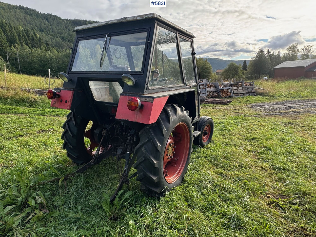 Zetor 4911 - Traktor: slika Zetor 4911 - Traktor Zetor 4911 - Traktor: slika Zetor 4911 - Traktor