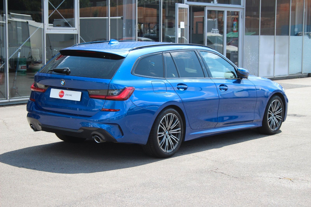 BMW 320 Touring d M Sport Laser Alcantara Harman Kar - Karavan: slika BMW 320 Touring d M Sport Laser Alcantara Harman Kar - Karavan BMW 320 Touring d M Sport Laser Alcantara Harman Kar - Karavan: slika BMW 320 Touring d M Sport Laser Alcantara Harman Kar - Karavan